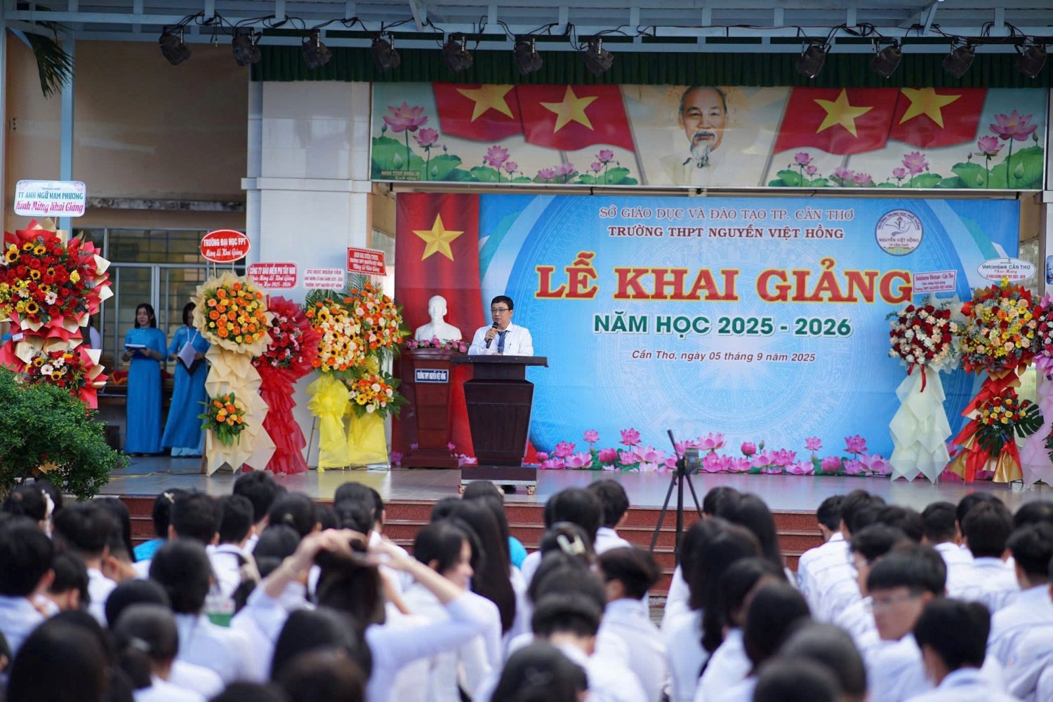 Trường THPT Nguyễn Việt Hồng tổ chức Lễ Khai giảng năm học 2025 - 2026